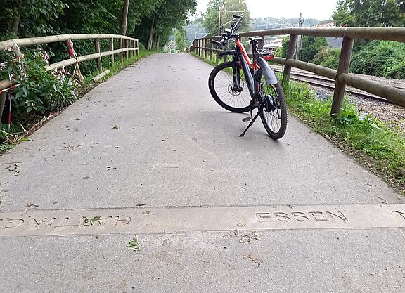 Deilbachradweg an der Grenze von Hattingen nach Essen