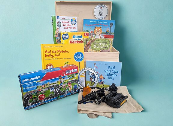 ADFC SH-"Flitzekiste" - von Playmobil bis Fahrteile-Tastspiel