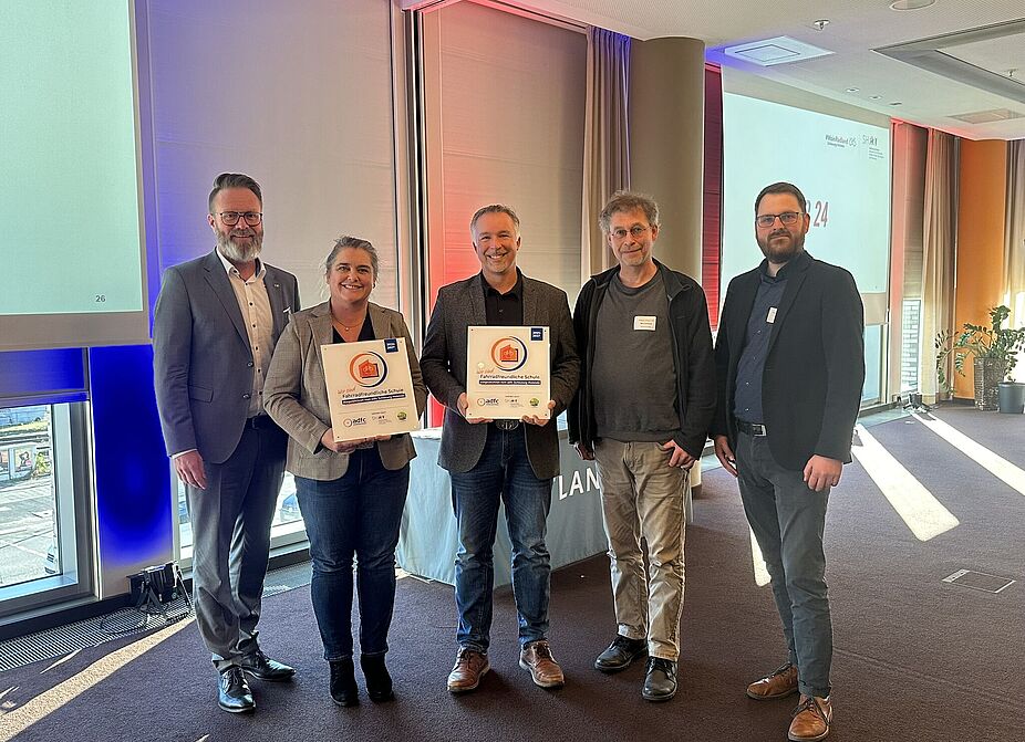 Auszeichnung Fahrradfreundliche Schule mit Minister Madsen Auszeichnung Fahrradfreundliche Schule mit Minister Madsen
