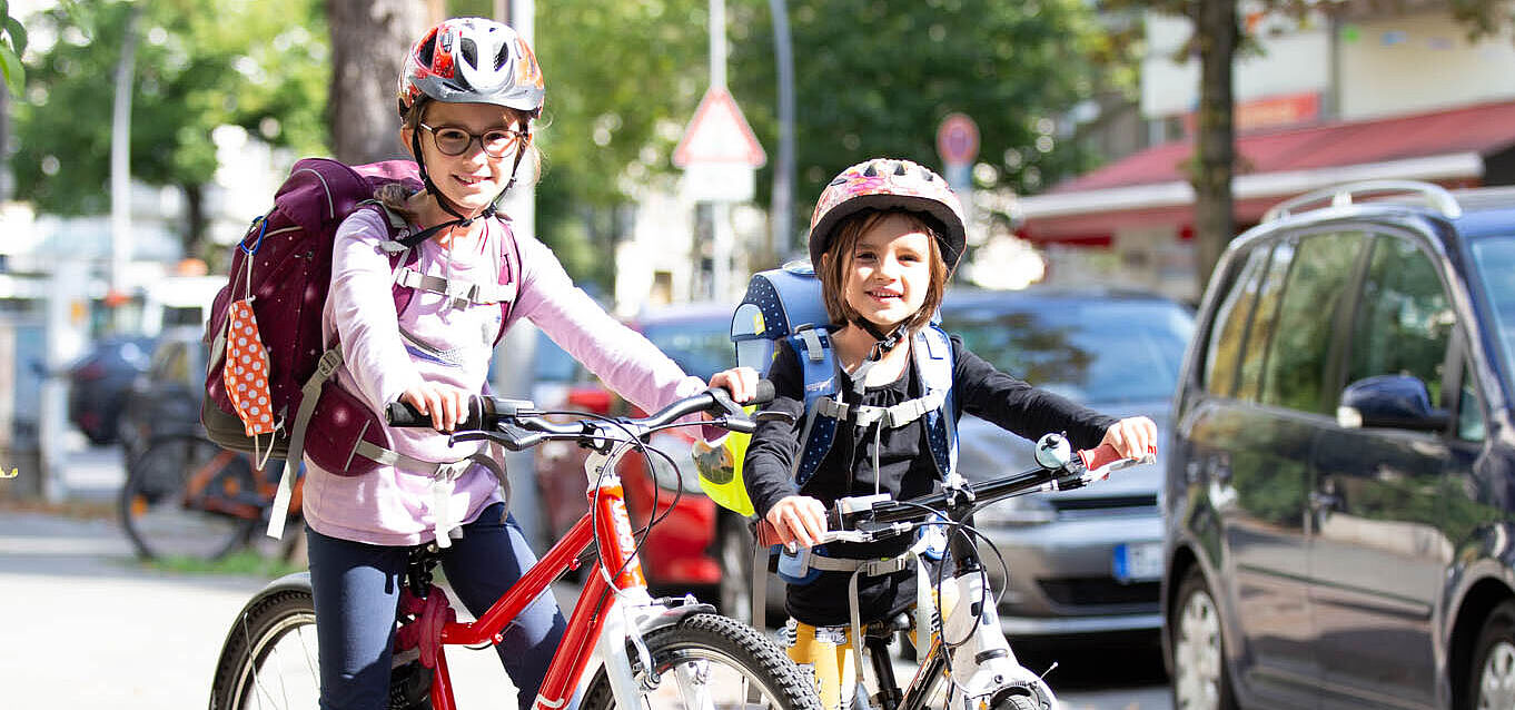 Kinder auf dem Fahrrad Kinder auf dem Fahrrad