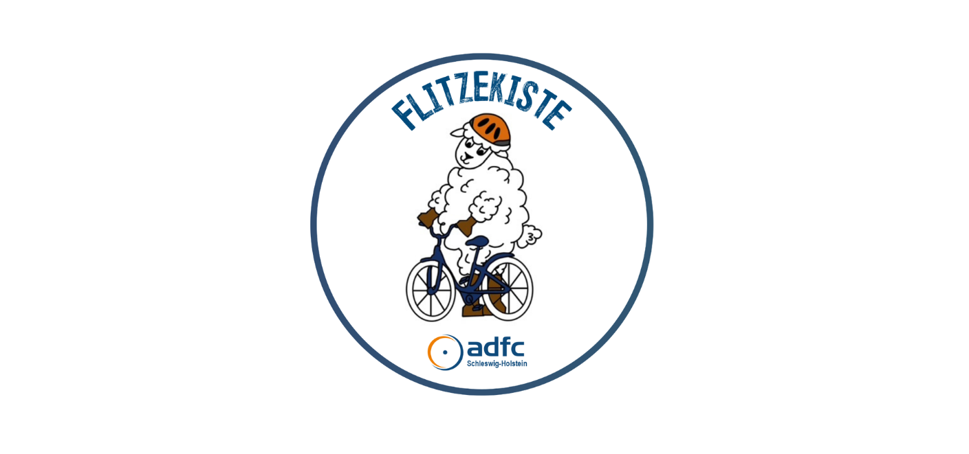 Logo Flitzekiste Ein Schaf auf einem Fahrrad. Darüber steht Flitzekiste