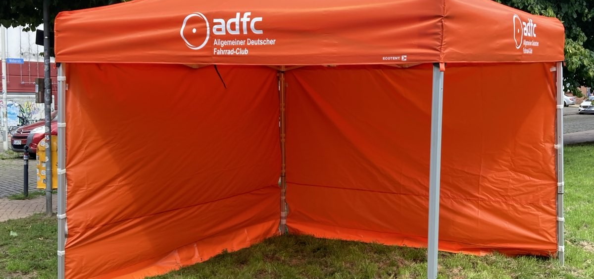 Pavillon in ADFC-Design / orange
